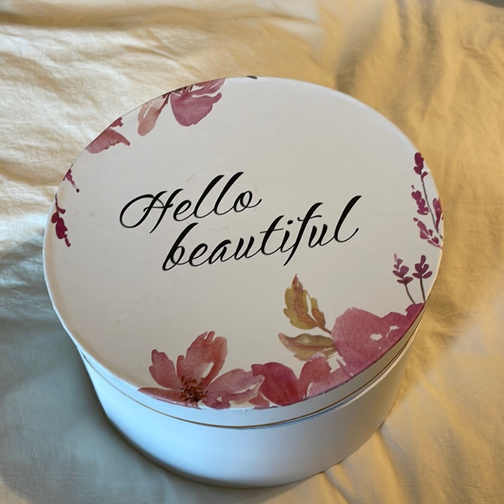 Girls Gift Box - Picture 2 of 3